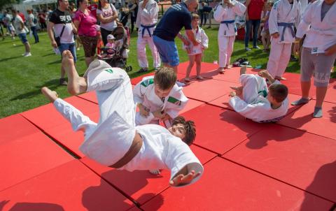 VELED KEREK A VILÁG SPORT- ÉS CSALÁDI NAP